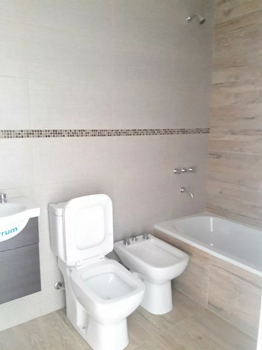 Departamento C/bcon Y Parrilla 2 Ambiente En Villa Luzuriaga — foto 4