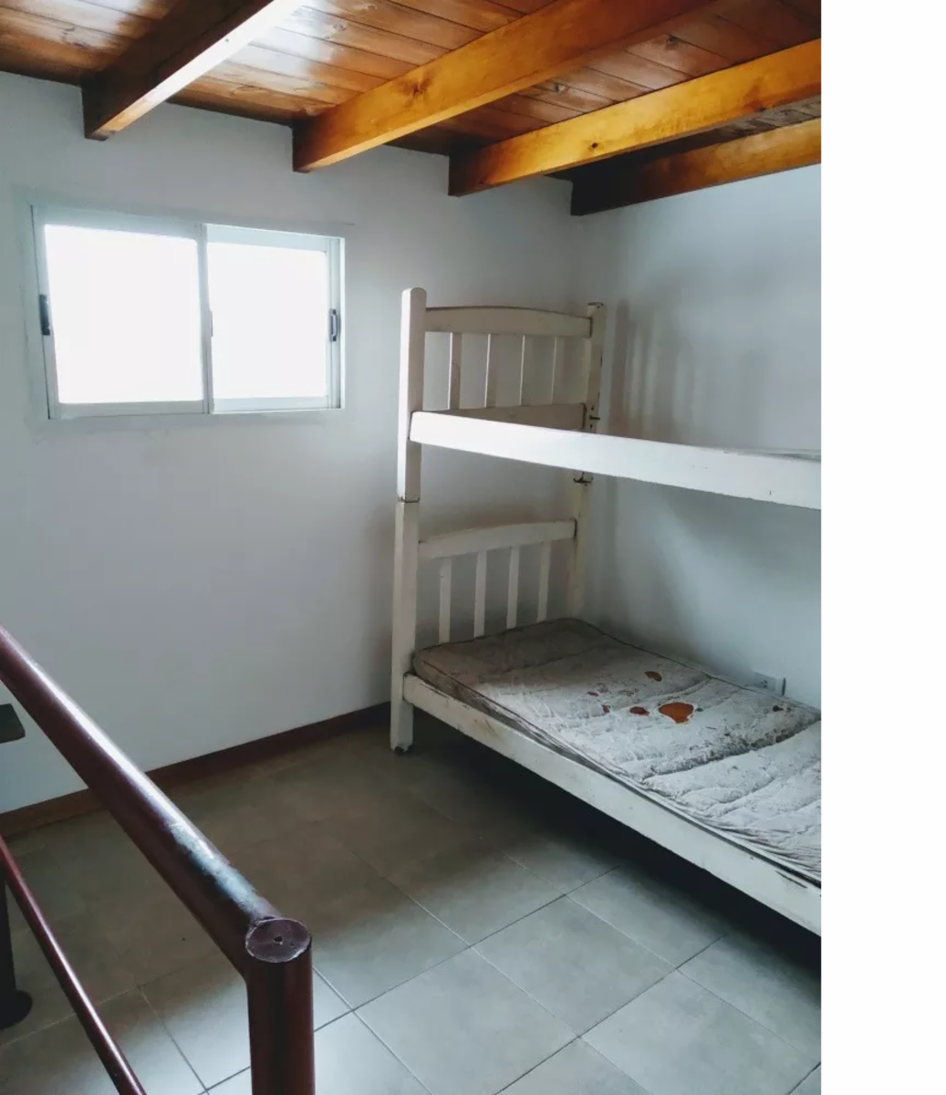 Excelente galpón de 300mts2 + 6 deptos de 2 y 3 ambientes en Venta — foto 8