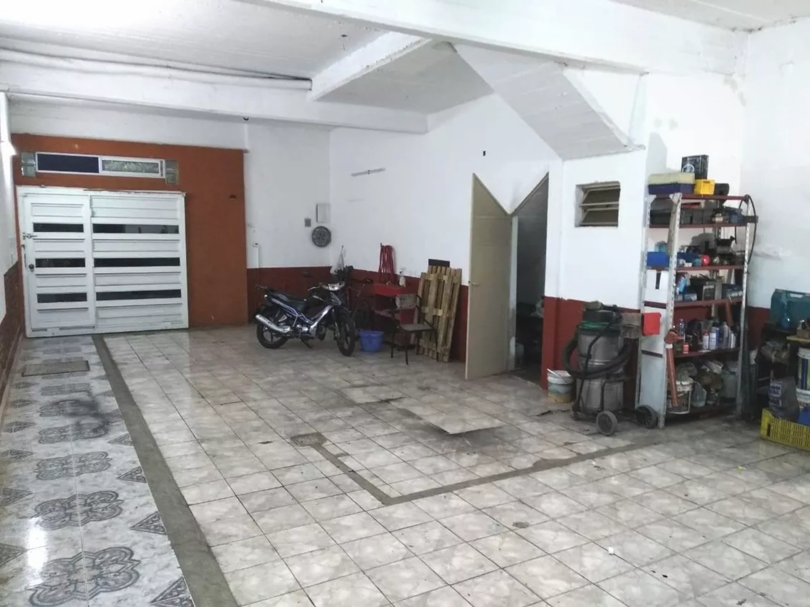 Casa con local ubicado en avenida presidente peron al 900 — foto 3