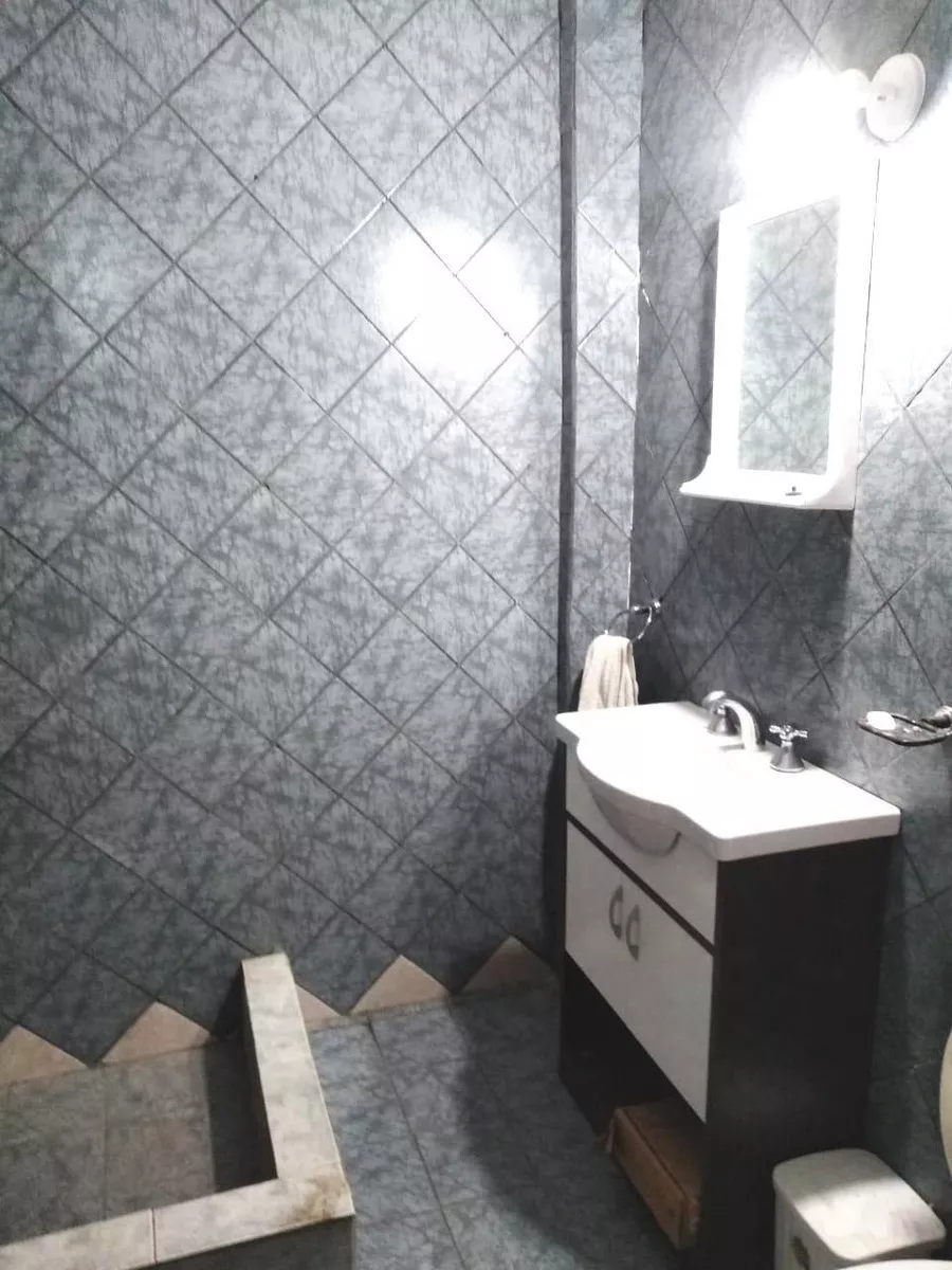 Casa con local ubicado en avenida presidente peron al 900 — foto 6