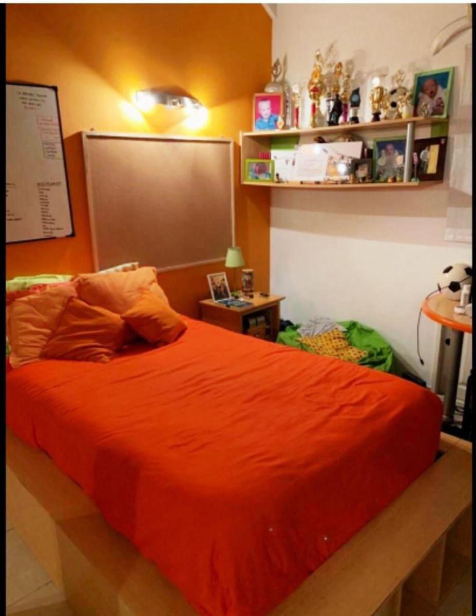 VENTA DE DEPARTAMENTO EN DUPLEX TIPO CASA DE 4 AMBIENTES EN RAMOS MEJIA — foto 2