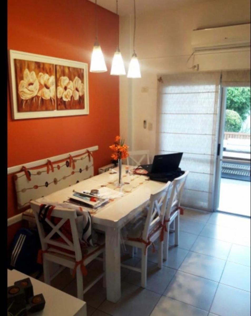 VENTA DE DEPARTAMENTO EN DUPLEX TIPO CASA DE 4 AMBIENTES EN RAMOS MEJIA — foto 8
