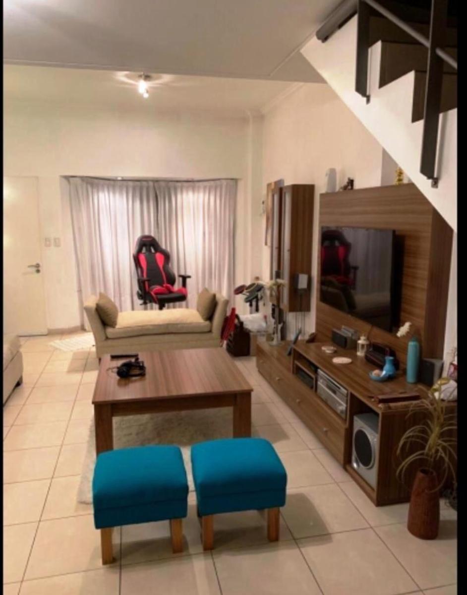 VENTA DE DEPARTAMENTO EN DUPLEX TIPO CASA DE 4 AMBIENTES EN RAMOS MEJIA — foto 14