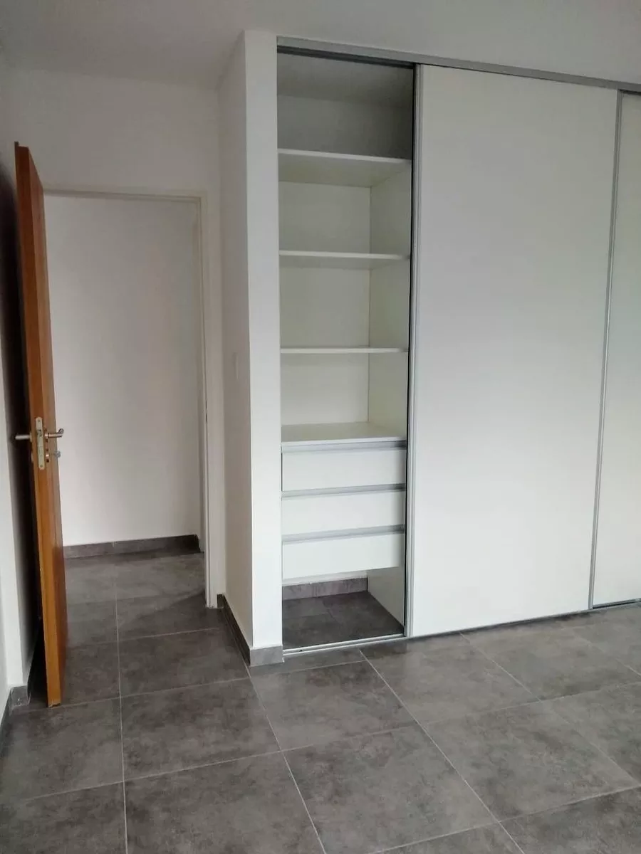 DEPARTAMENTO DE 2 AMBIENTES EN VENTA - MORON — foto 3