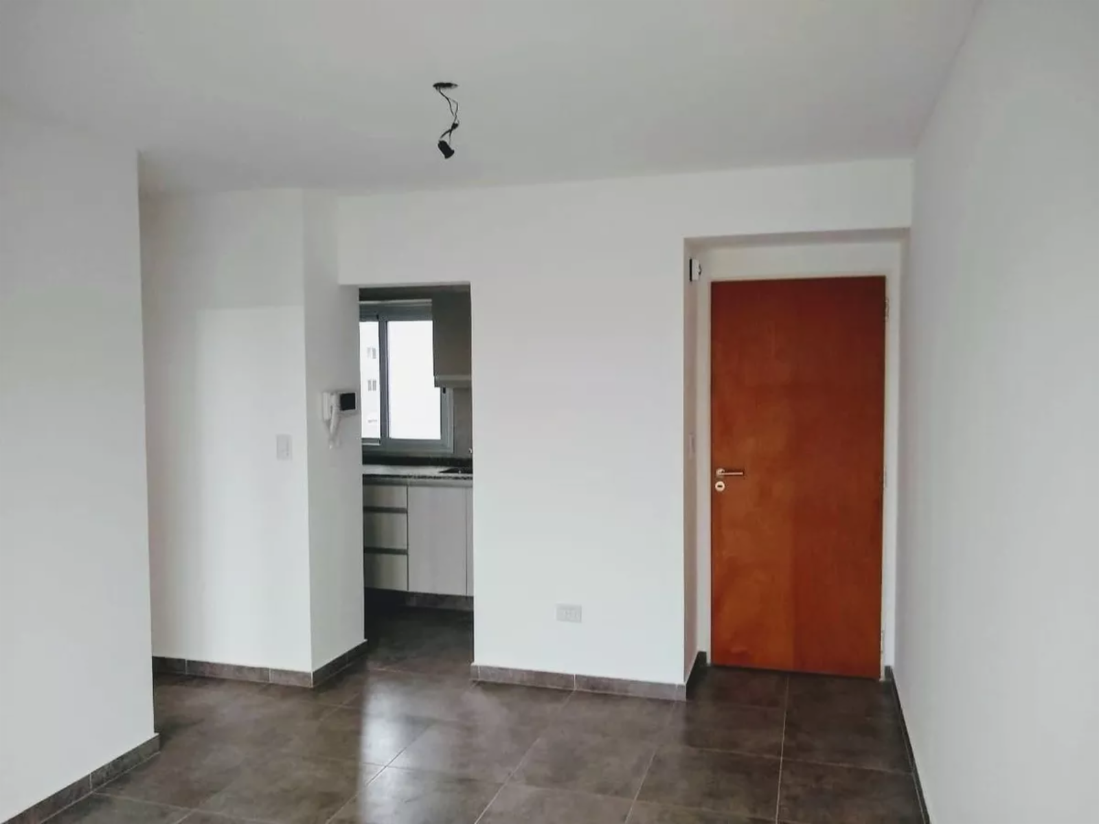 DEPARTAMENTO DE 2 AMBIENTES EN VENTA - MORON — foto 4