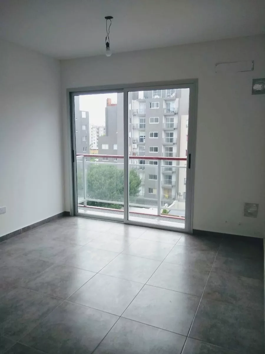 DEPARTAMENTO DE 2 AMBIENTES EN VENTA - MORON — foto 7