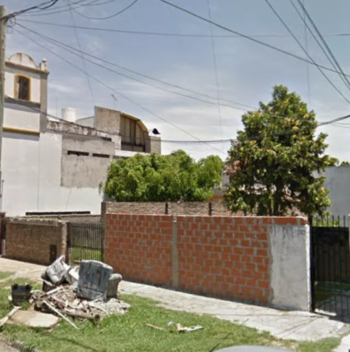EXCELENTE LOTE EN VENTA - VILLA LUZURIAGA