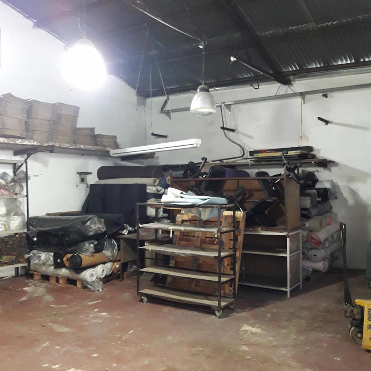 GALPON CON CASA DE 3 AMBIENTES EN VENTA - LOMAS DEL MIRADOR — foto 2