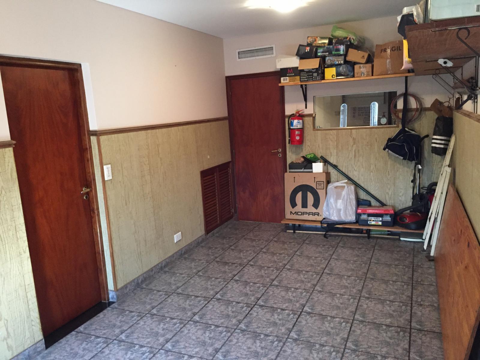 HERMOSA CASA DE CATEGORIA DE 4 AMBIENTES CON FONDO Y PILETA EN VENTA - VILLA LUZURIAGA — foto 14
