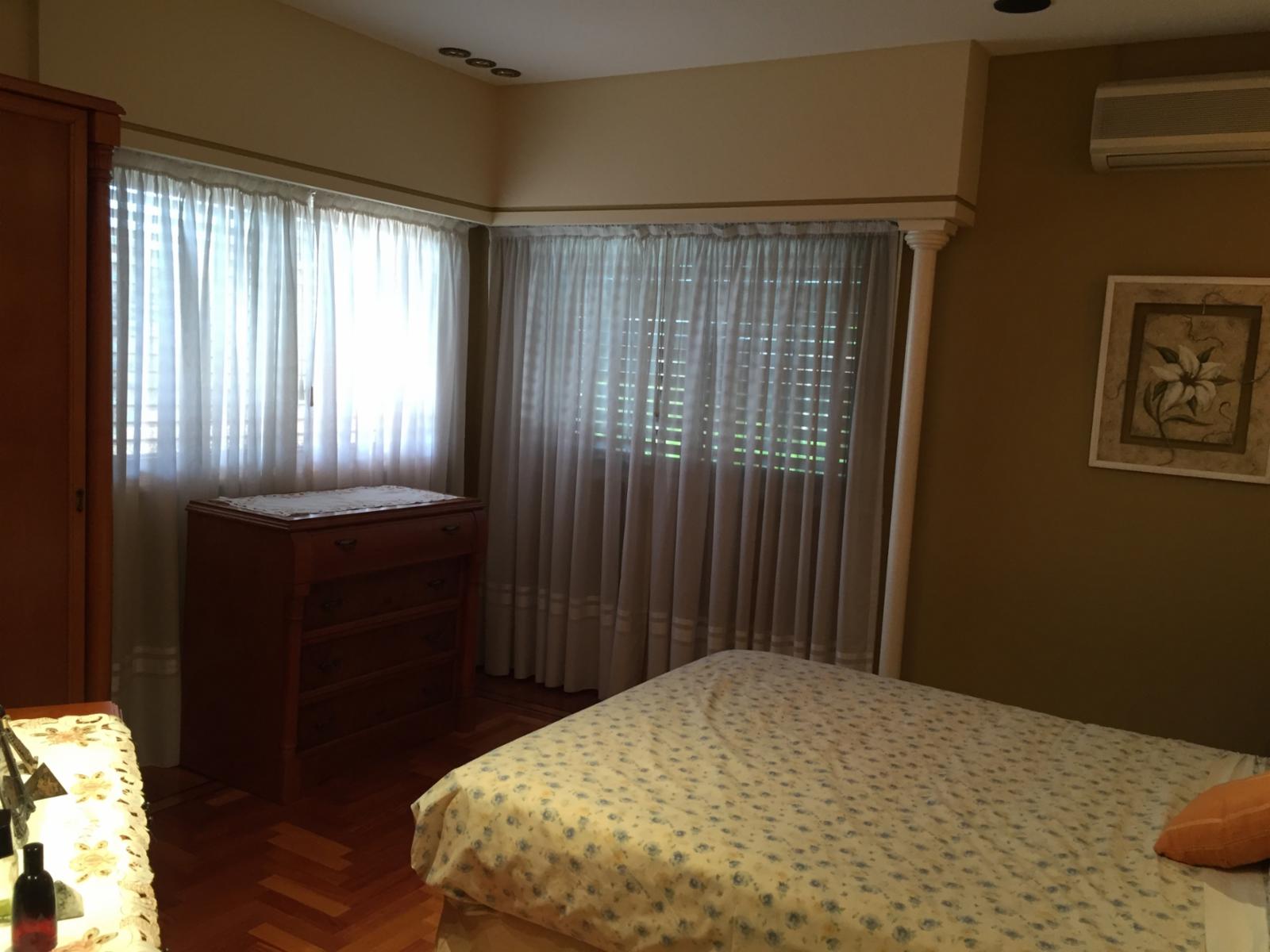 HERMOSA CASA DE CATEGORIA DE 4 AMBIENTES CON FONDO Y PILETA EN VENTA - VILLA LUZURIAGA — foto 15