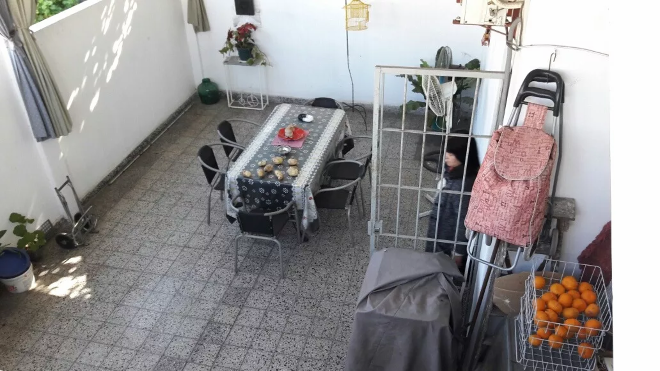 CASA DE 3 AMBIENTE SOBRE LOTE PROPIO EN VENTA - LOMAS DEL MIRADOR — foto 3