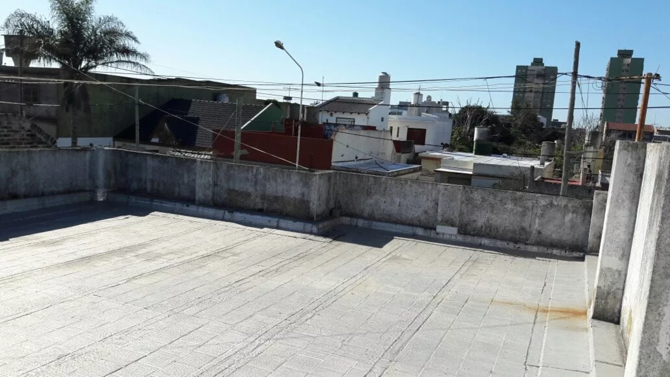 CASA DE 3 AMBIENTE SOBRE LOTE PROPIO EN VENTA - LOMAS DEL MIRADOR — foto 4