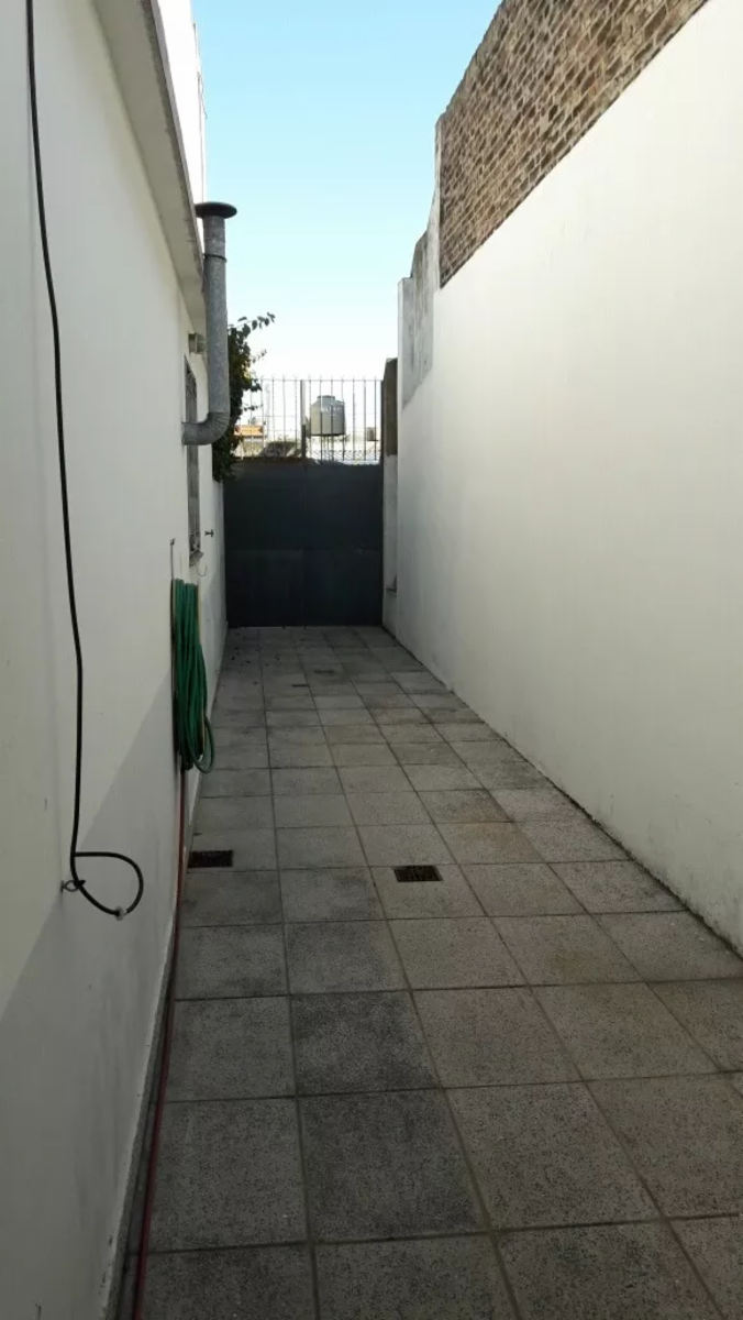 CASA DE 3 AMBIENTE SOBRE LOTE PROPIO EN VENTA - LOMAS DEL MIRADOR — foto 9