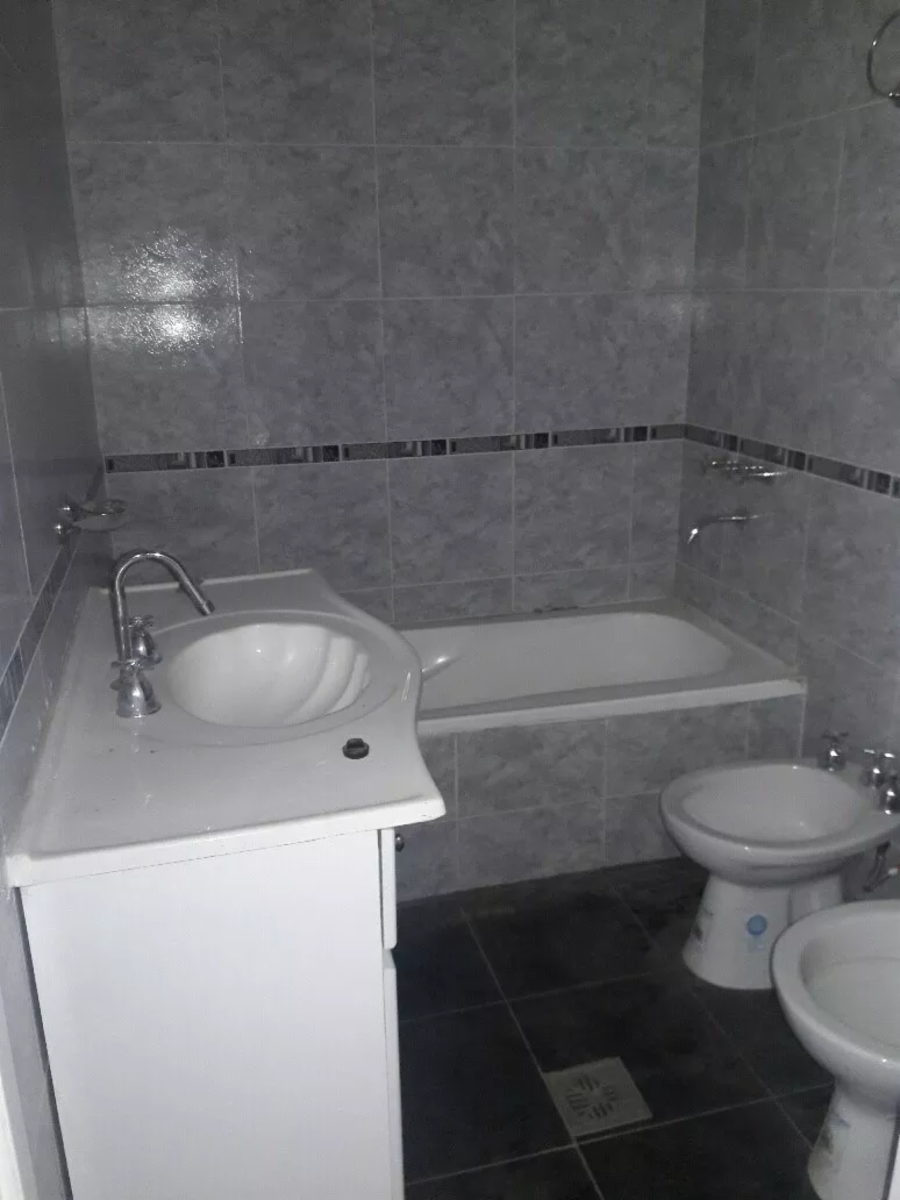 TRIPLEX 4 AMBIENTES EN VENTA NUEVO VALOR PRECIO AL CONTADO — foto 4