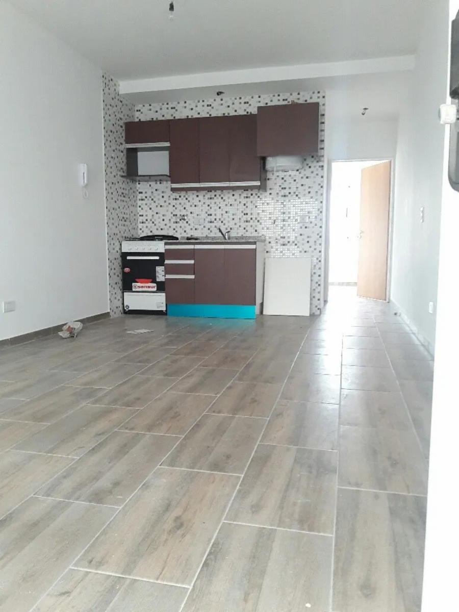 Depto de 2 ambientes con terraza propia en Villa Luzuriaga