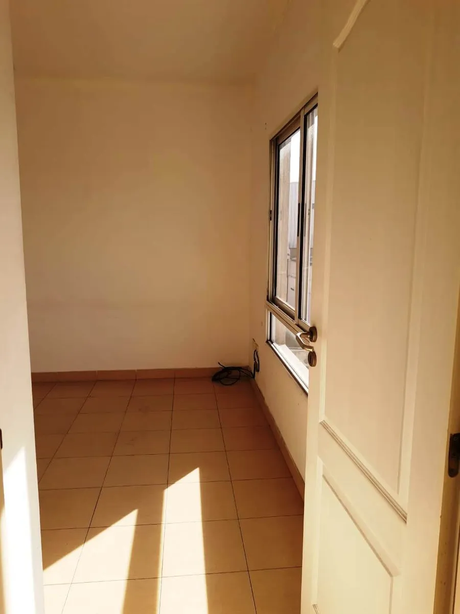 Departamento de 2 ambientes con cochera cubierta en venta en Villa Luzuriaga — foto 7