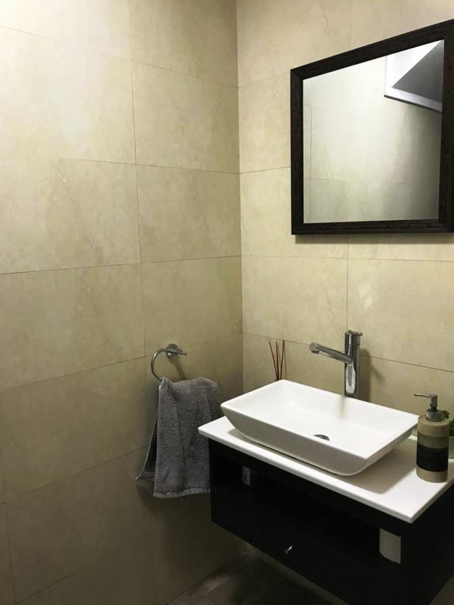 Duplex de 3 ambientes de categoria en venta en Villa Luzuriaga — foto 5