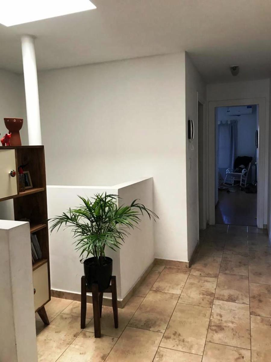 Duplex de 3 ambientes de categoria en venta en Villa Luzuriaga — foto 9