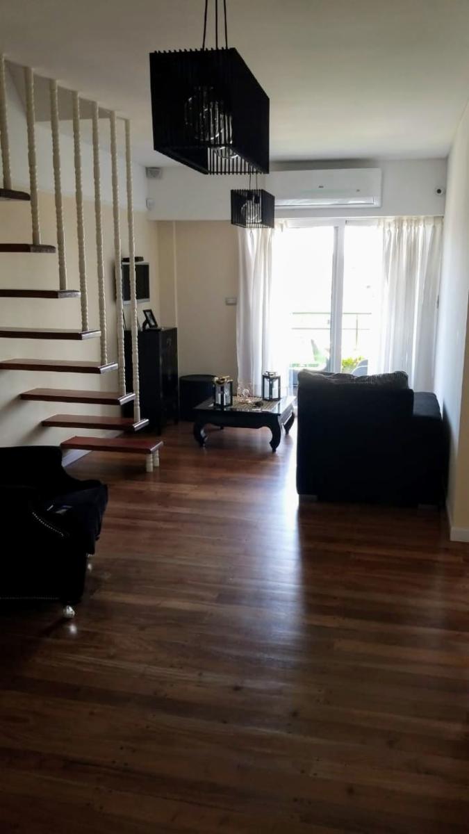 Excelente departamento de 4 ambientes en dos pisos con cochera doble baulera terraza y parrilla en Ramos Mejia
