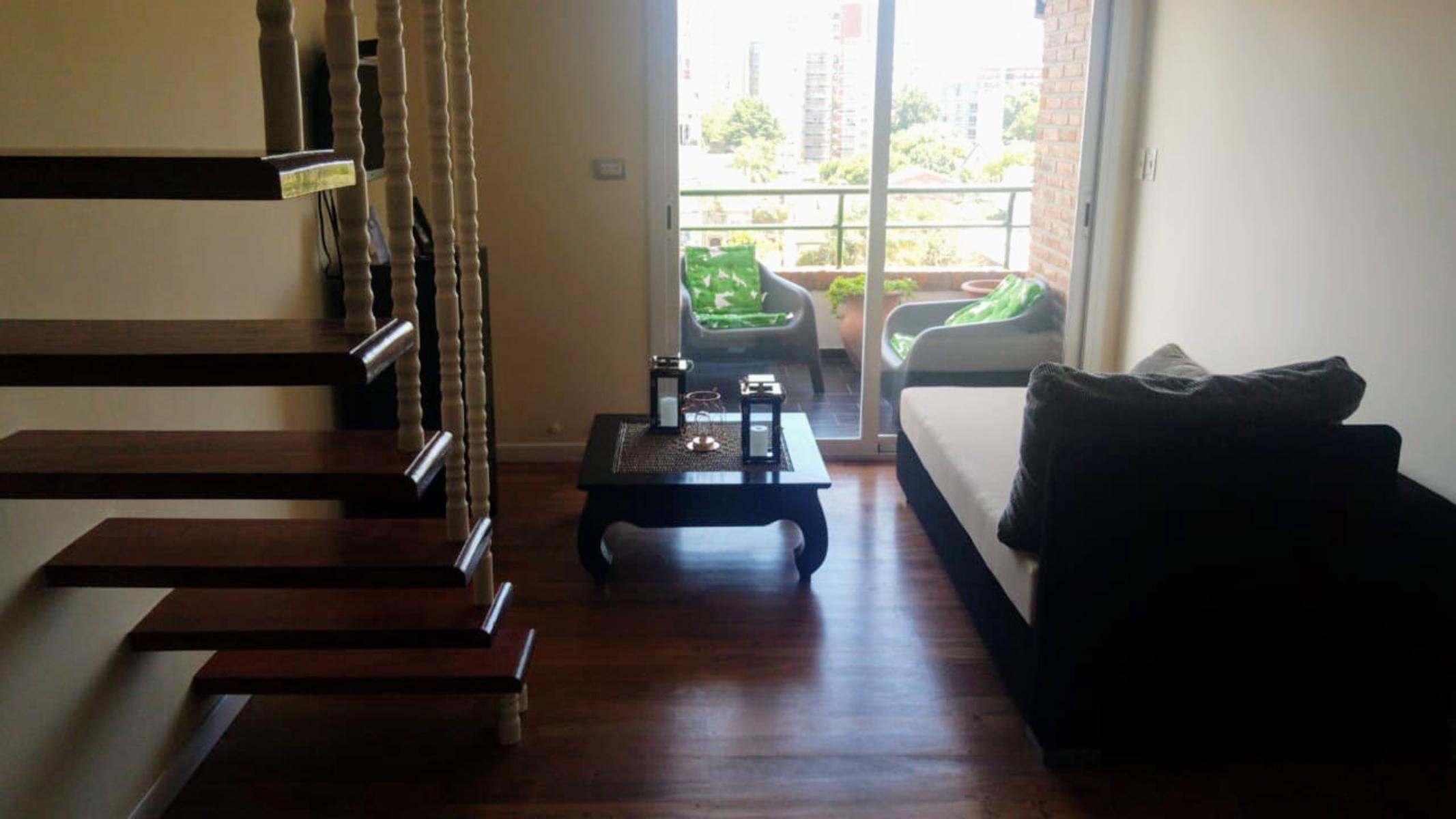 Excelente departamento de 4 ambientes en dos pisos con cochera doble baulera terraza y parrilla en Ramos Mejia — foto 10