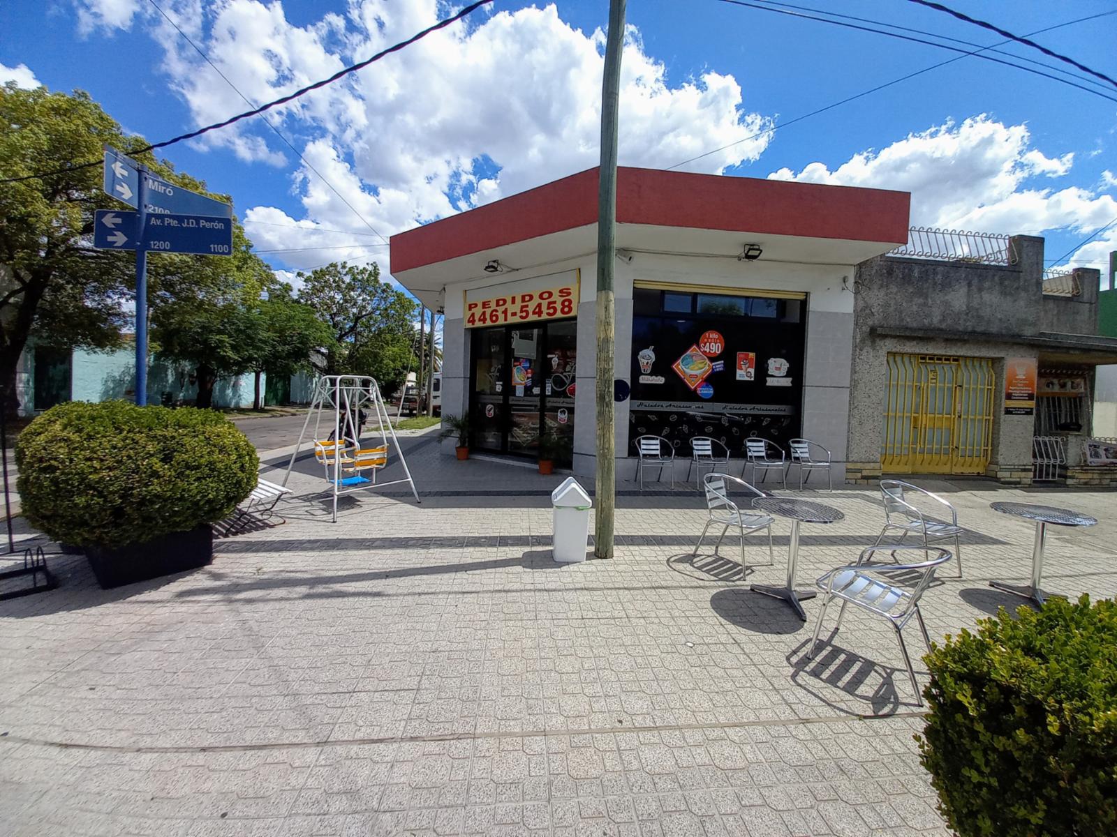 Venta de importante fondo de comercio Heladería zona Villa Luzuriaga — foto 3