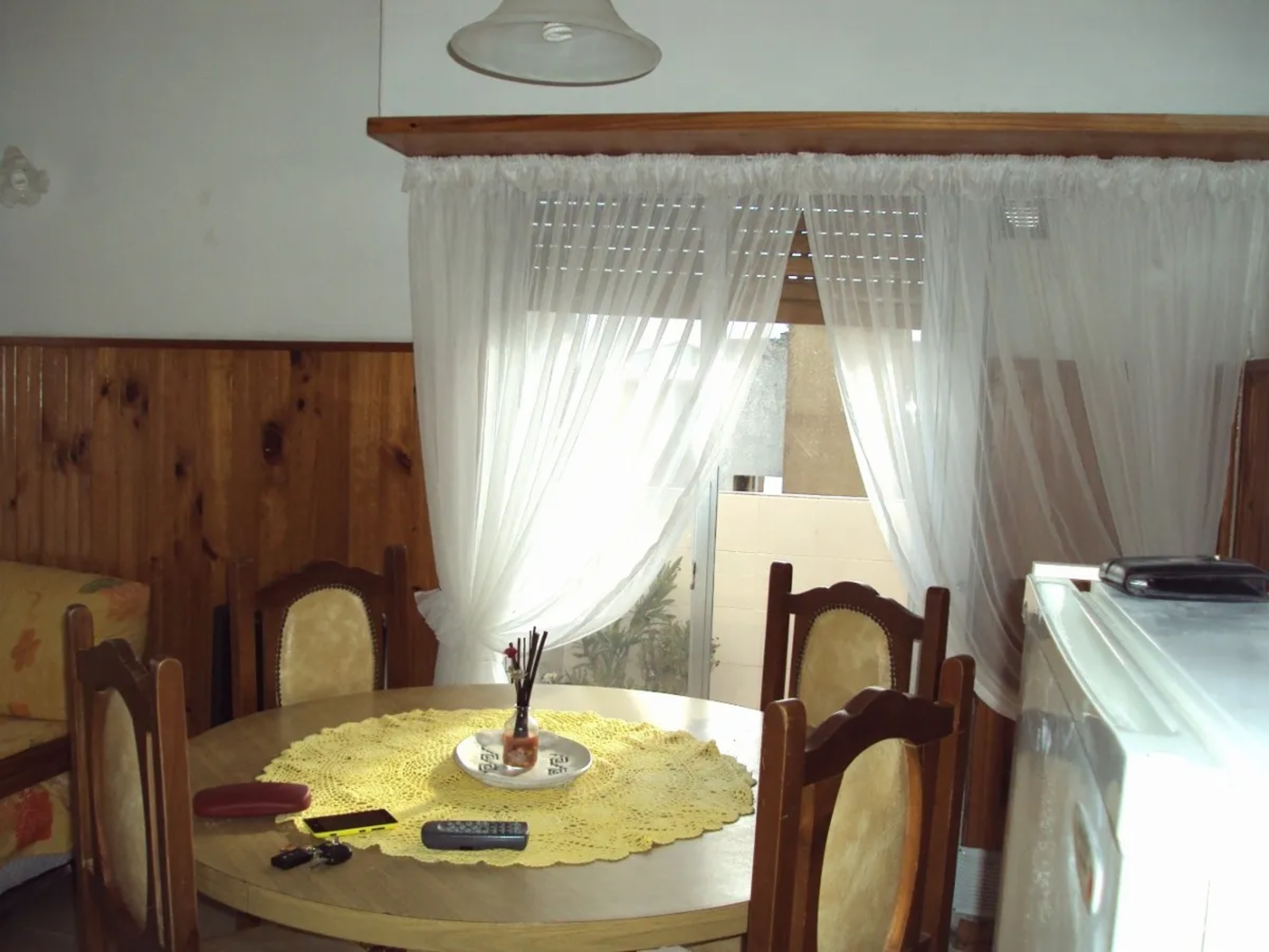 Departamento en alquiler para 4 personas con cochera cubierta a una cuadra del mar en Costa Azul — foto 3