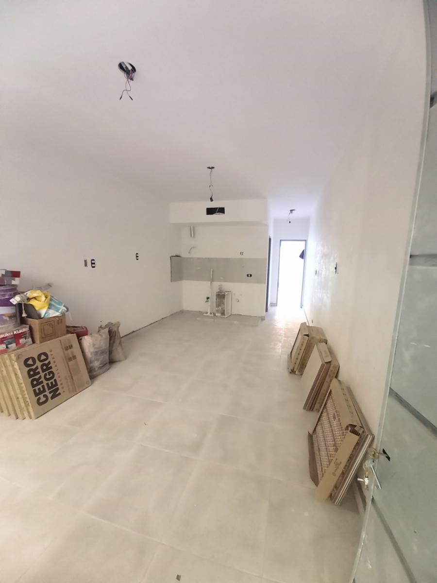 Departamento de 2 ambientes en planta baja con patio en Venta en Villa Luzuriaga a Precio Promocional — foto 3