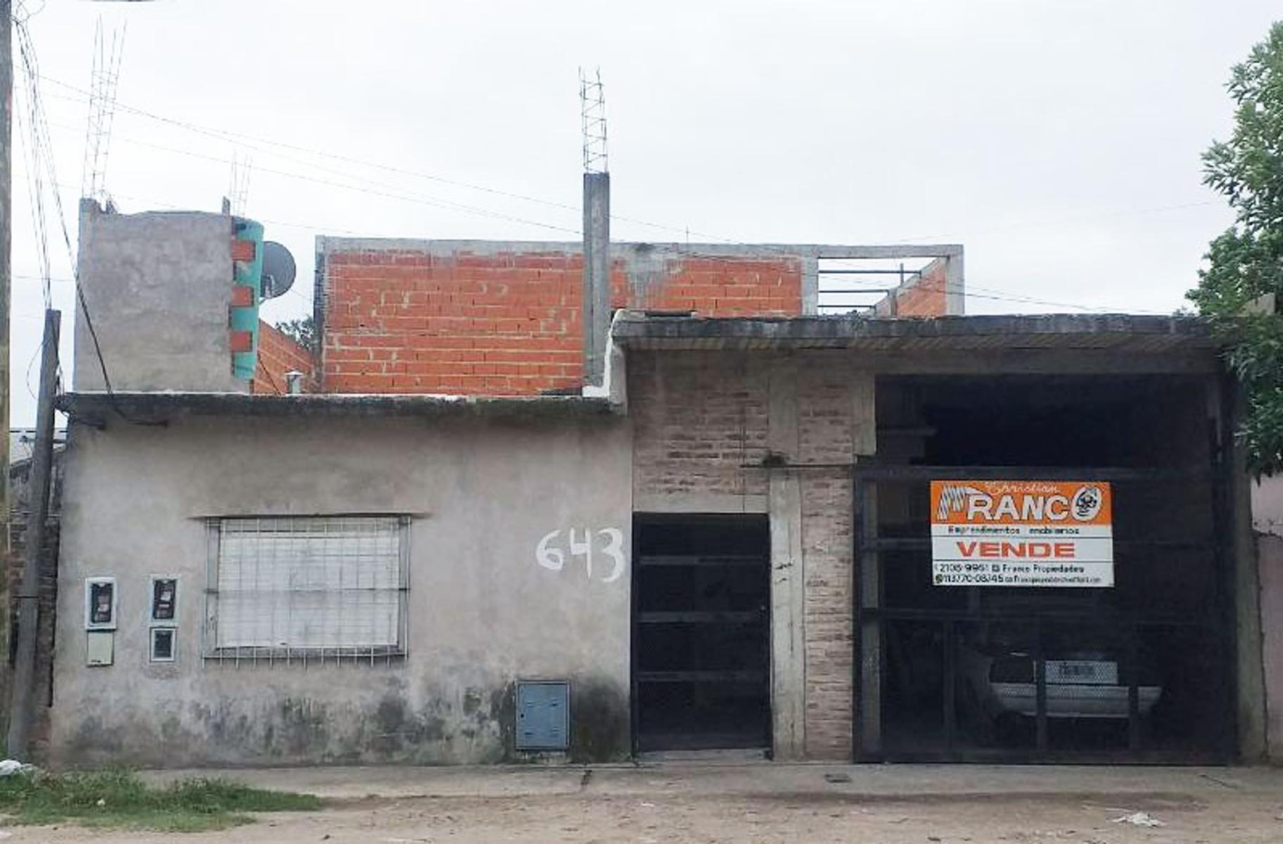 Casa con galpón - Bouchard