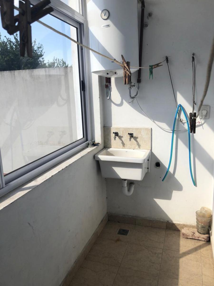 Dpto. 2 amb contrafrente con balcón, impecable estado, en excelente zona residencial — foto 7