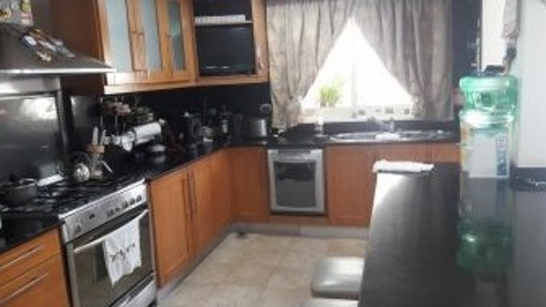 Increible casa en la mejor zona Villa Sarmiento con exquisitos detalles de terminacion A 3 cuadras av. Rivadadavia y a 1 de Av. Gaona. — foto 10