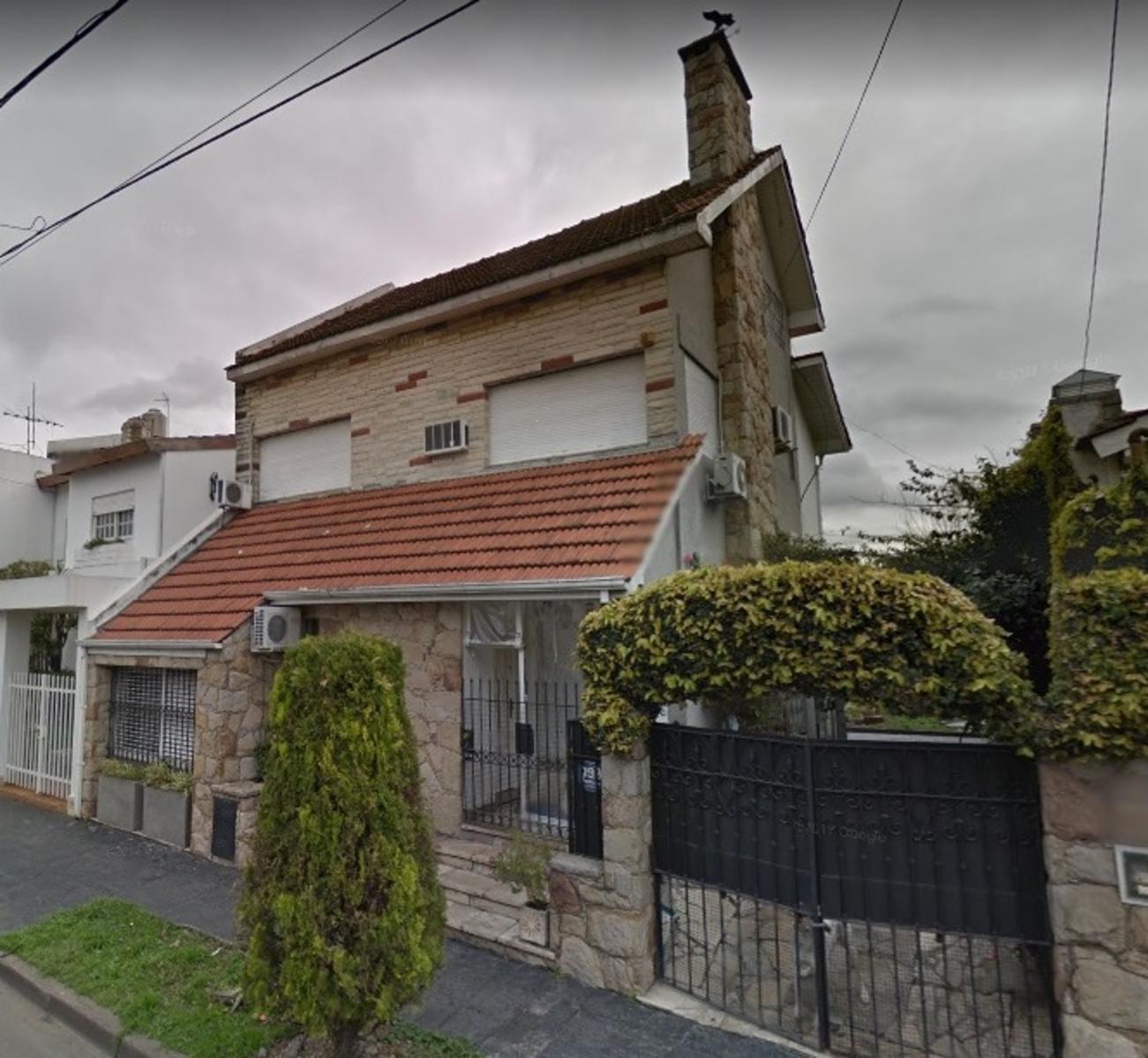 Increible casa en la mejor zona Villa Sarmiento con exquisitos detalles de terminacion A 3 cuadras av. Rivadadavia y a 1 de Av. Gaona. — foto 11