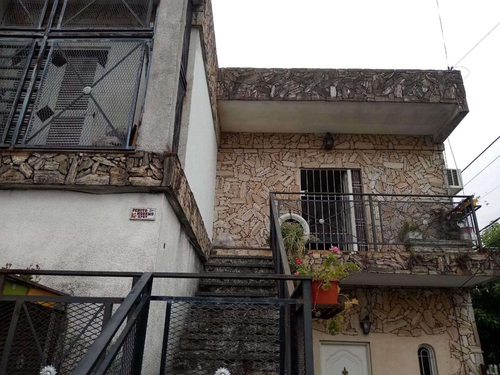Amplio y luminoso ph al frente en 1º piso de 4 amb. Villa Luzuriagta — foto 6