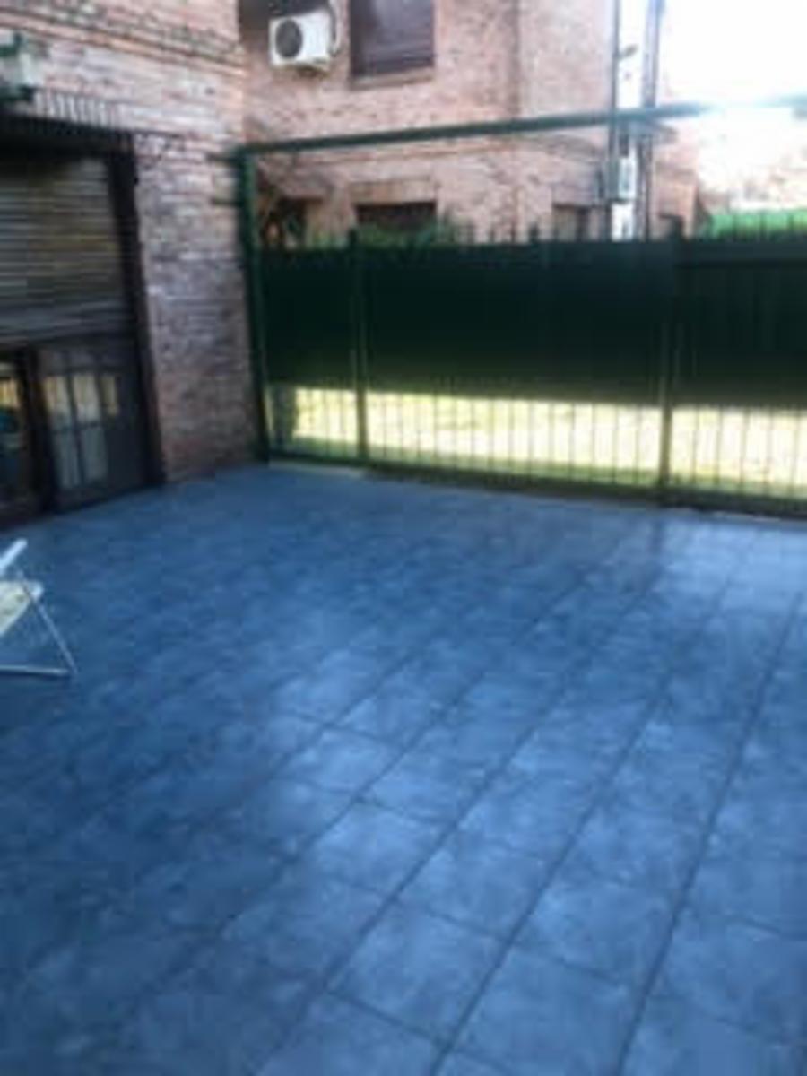 Impecable duplex 3 amb con cochera p/2 autos y patio en Villa Sarmiento — foto 7