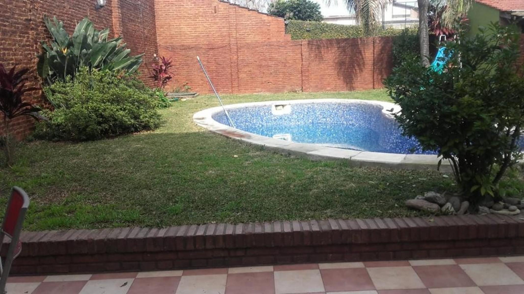 Espectacular casa 6 amb en la mejor zona de Haedo. Con un depto 2 amb al frente. . Excelente propiedad en impecable estado. En un lote de 11 x 30. — foto 4