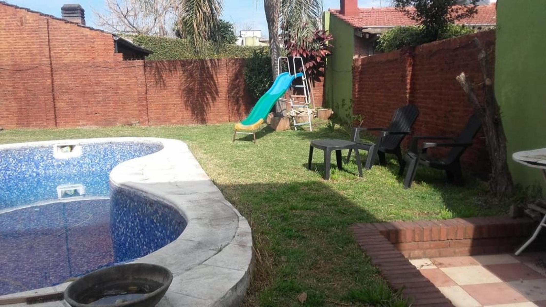 Espectacular casa 6 amb en la mejor zona de Haedo. Con un depto 2 amb al frente. . Excelente propiedad en impecable estado. En un lote de 11 x 30. — foto 7