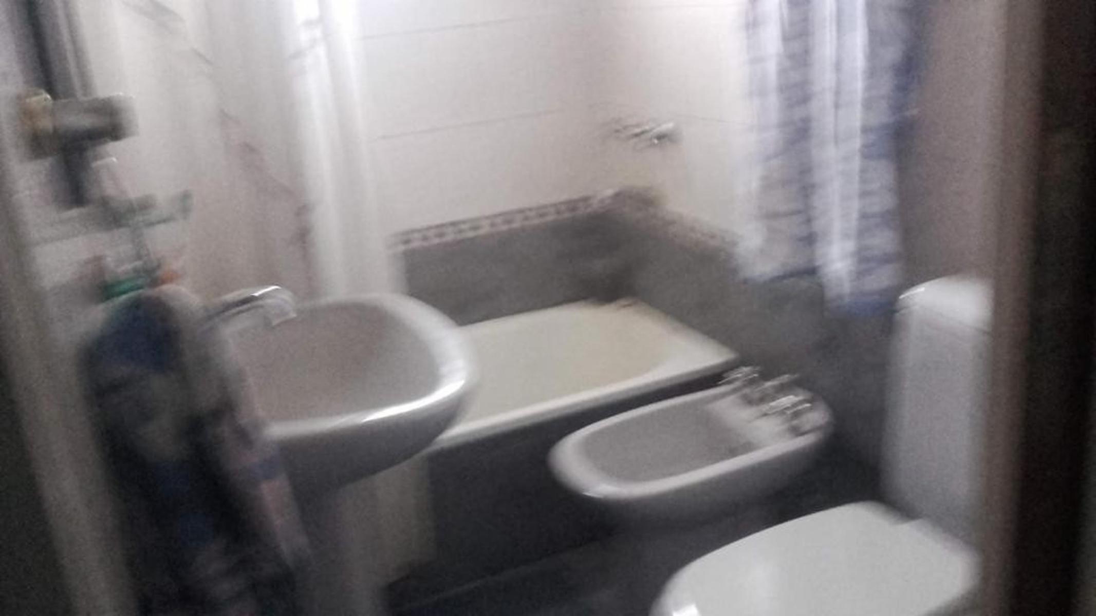 Espectacular casa 6 amb en la mejor zona de Haedo. Con un depto 2 amb al frente. . Excelente propiedad en impecable estado. En un lote de 11 x 30. — foto 12