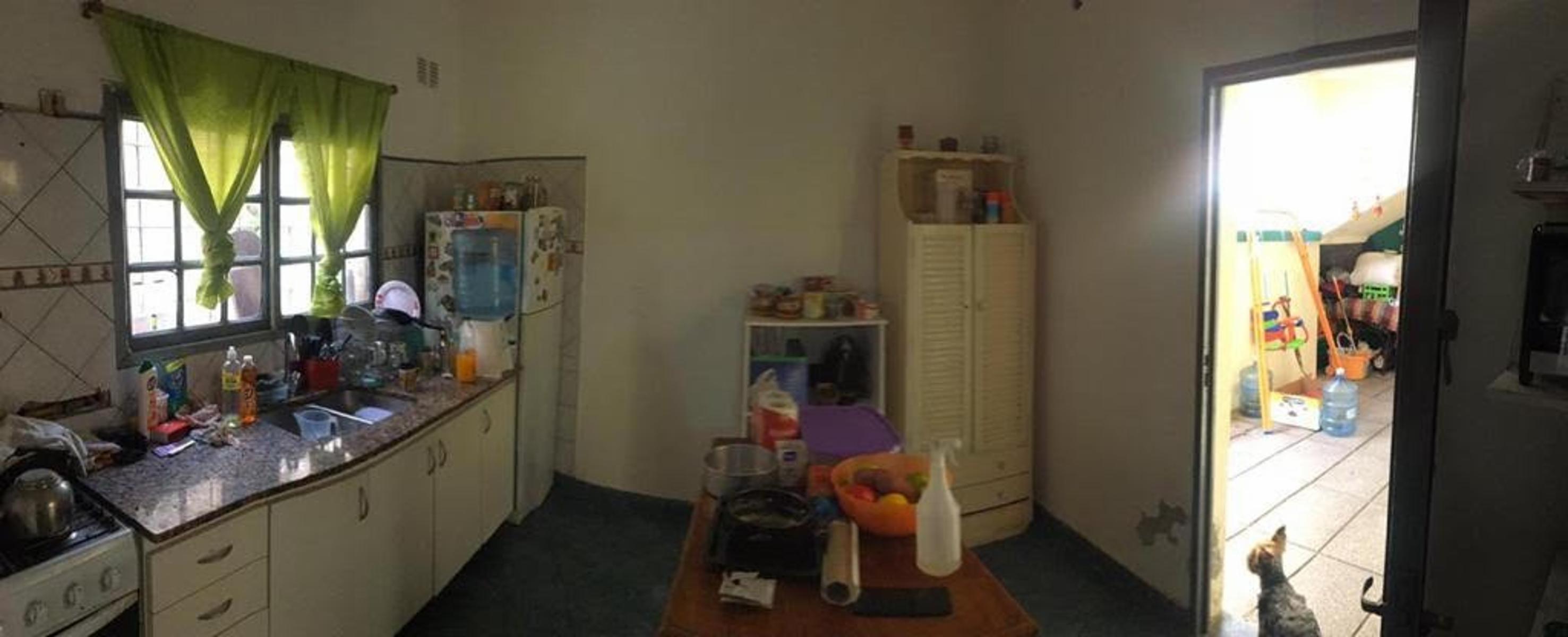 Casa lote propio, 3 amb, garaje pasante 2 autos, patio, parrilla — foto 2