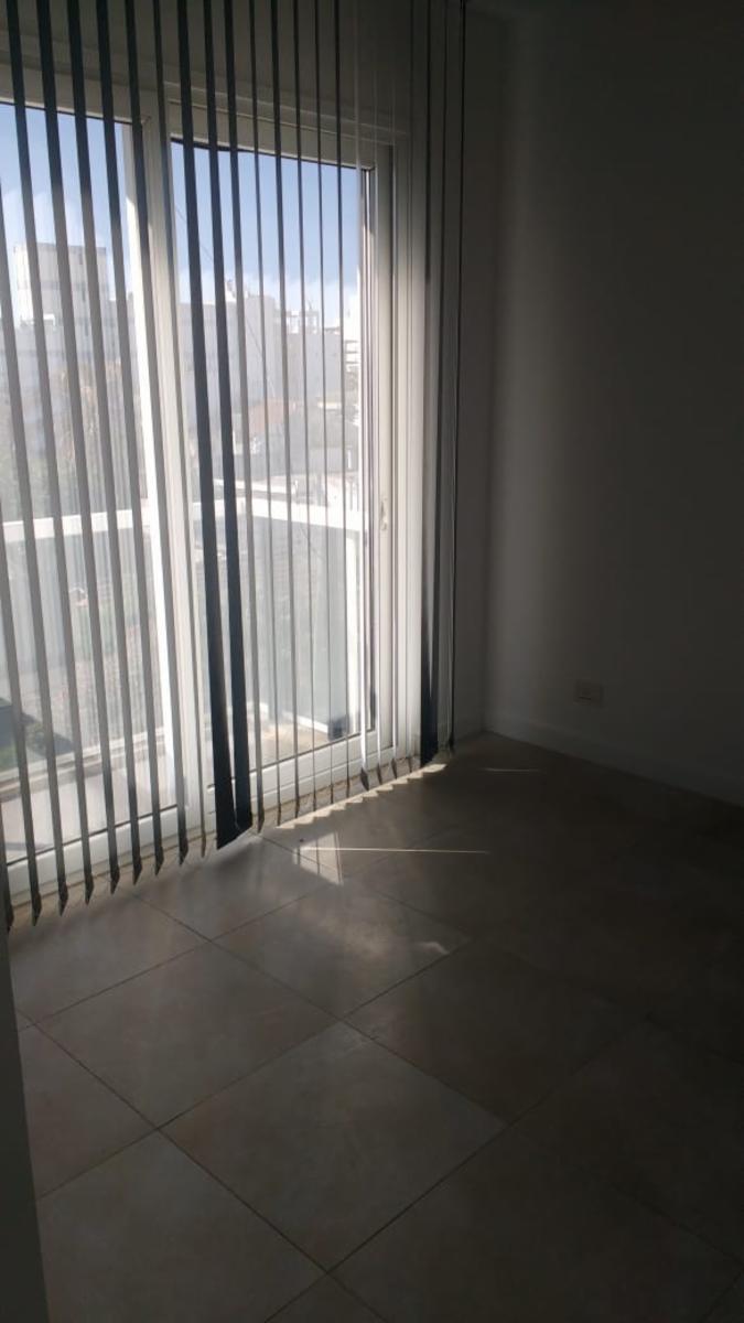 EXCELENTE DEPARTAMENTO CENTRO DE SAN JUSTO — foto 2