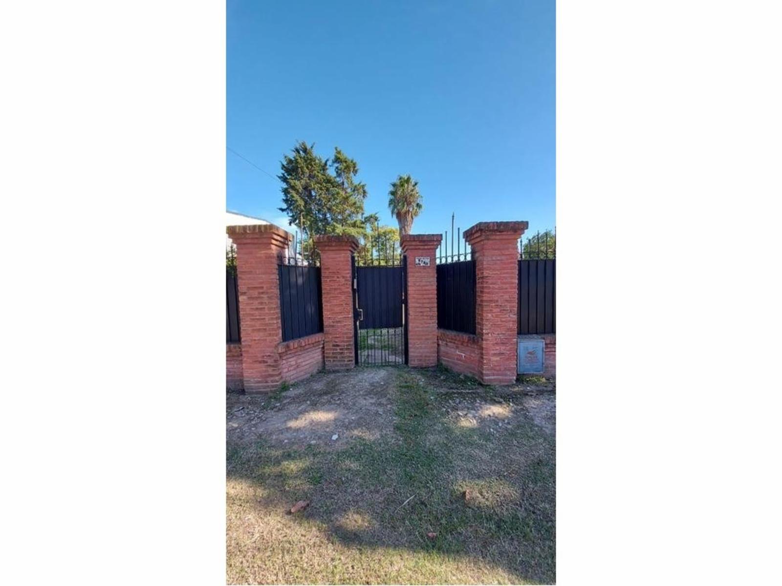 PERITO MORENO 4739 - VENTA CASA TIPO QUINTA