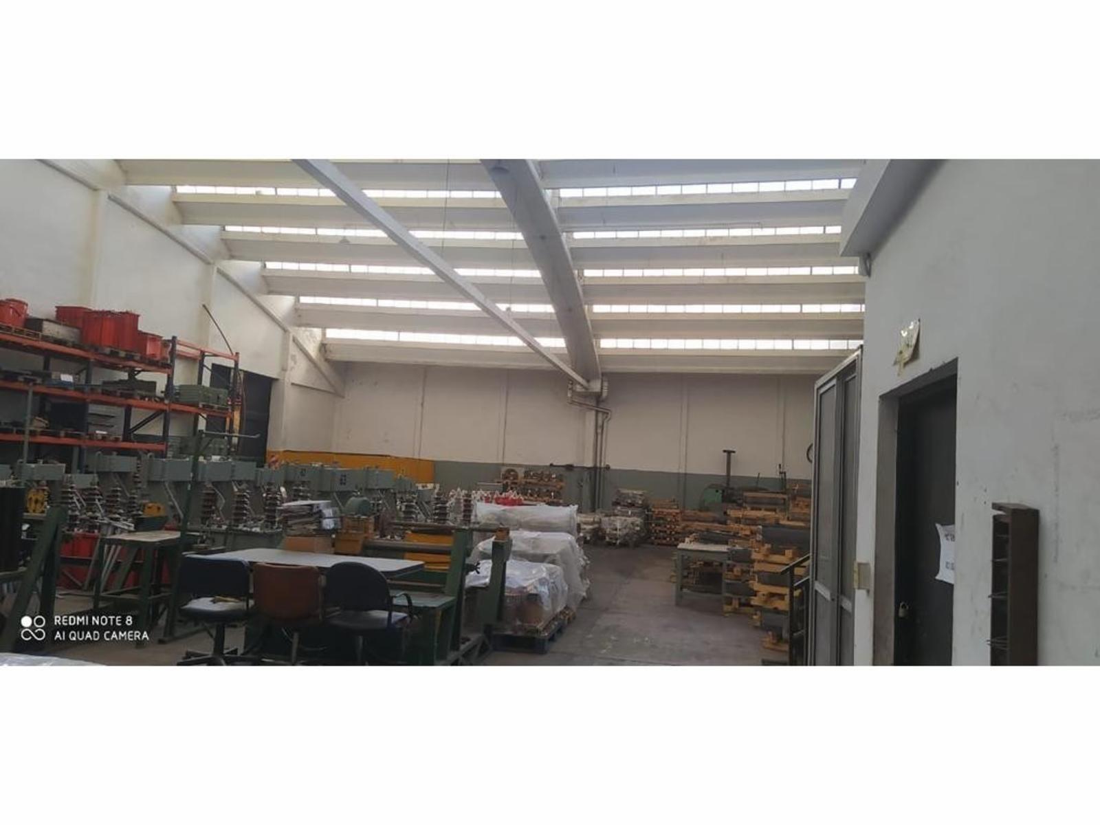 SAN MARIN Y MONTEVIDEO - EXCELENTE GALPON INDUSTRIAL 1700M2 — foto 2