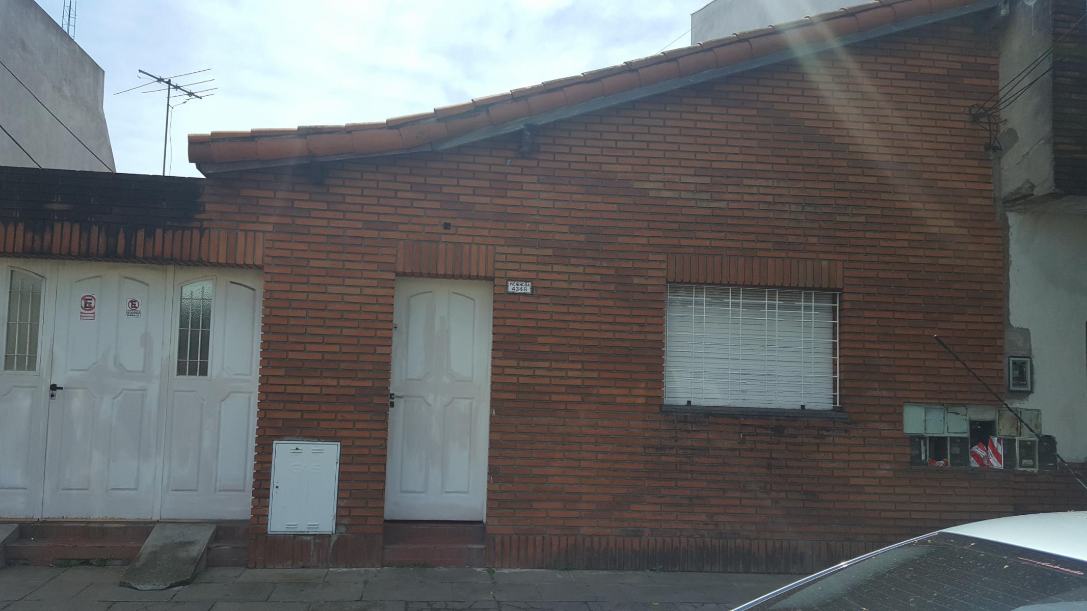 Depto t/Casa 3 amb al frente con garage
