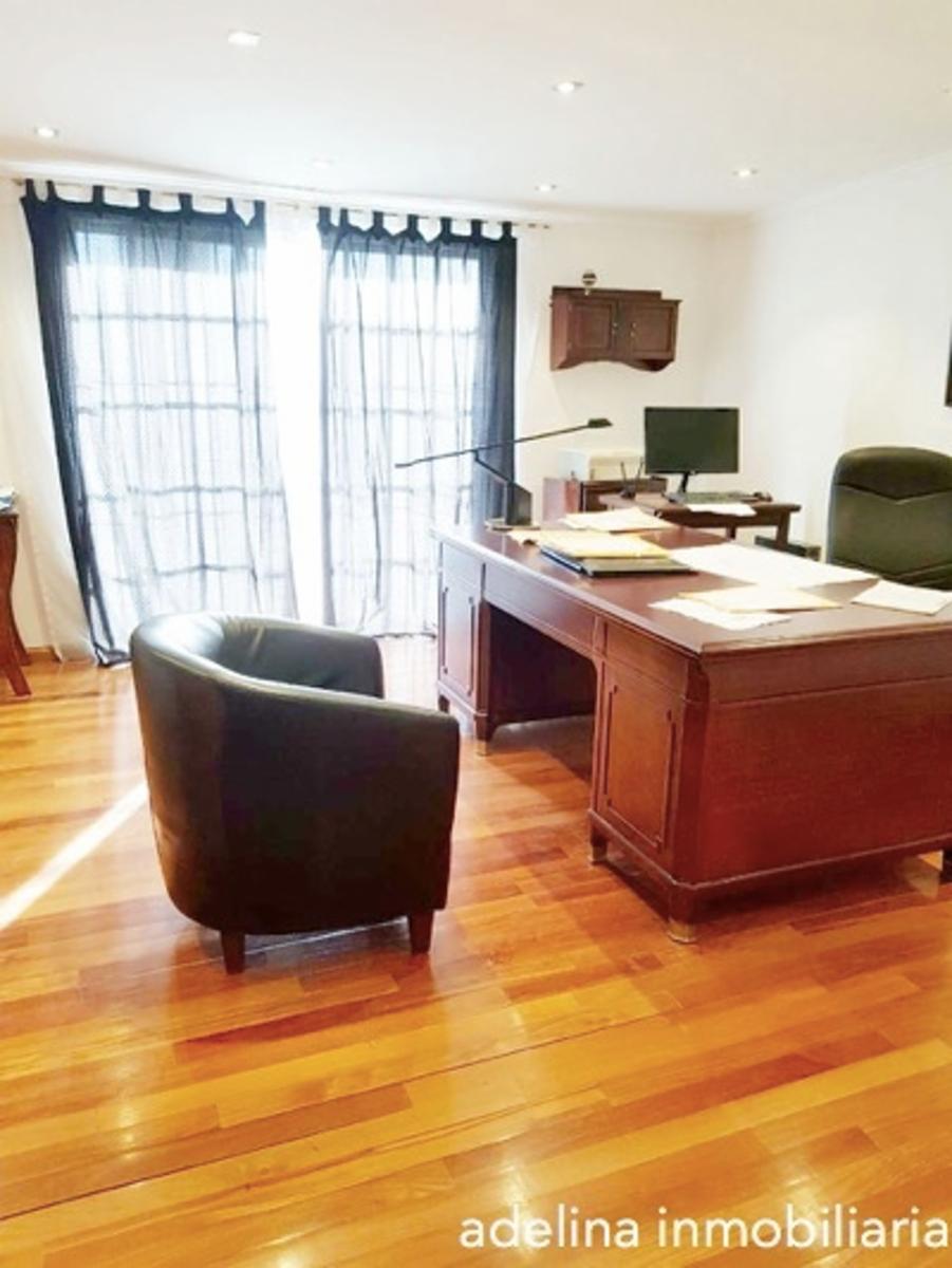 Casa en 2 plantas 5 ambientes con parque, piscina y garaje — foto 12