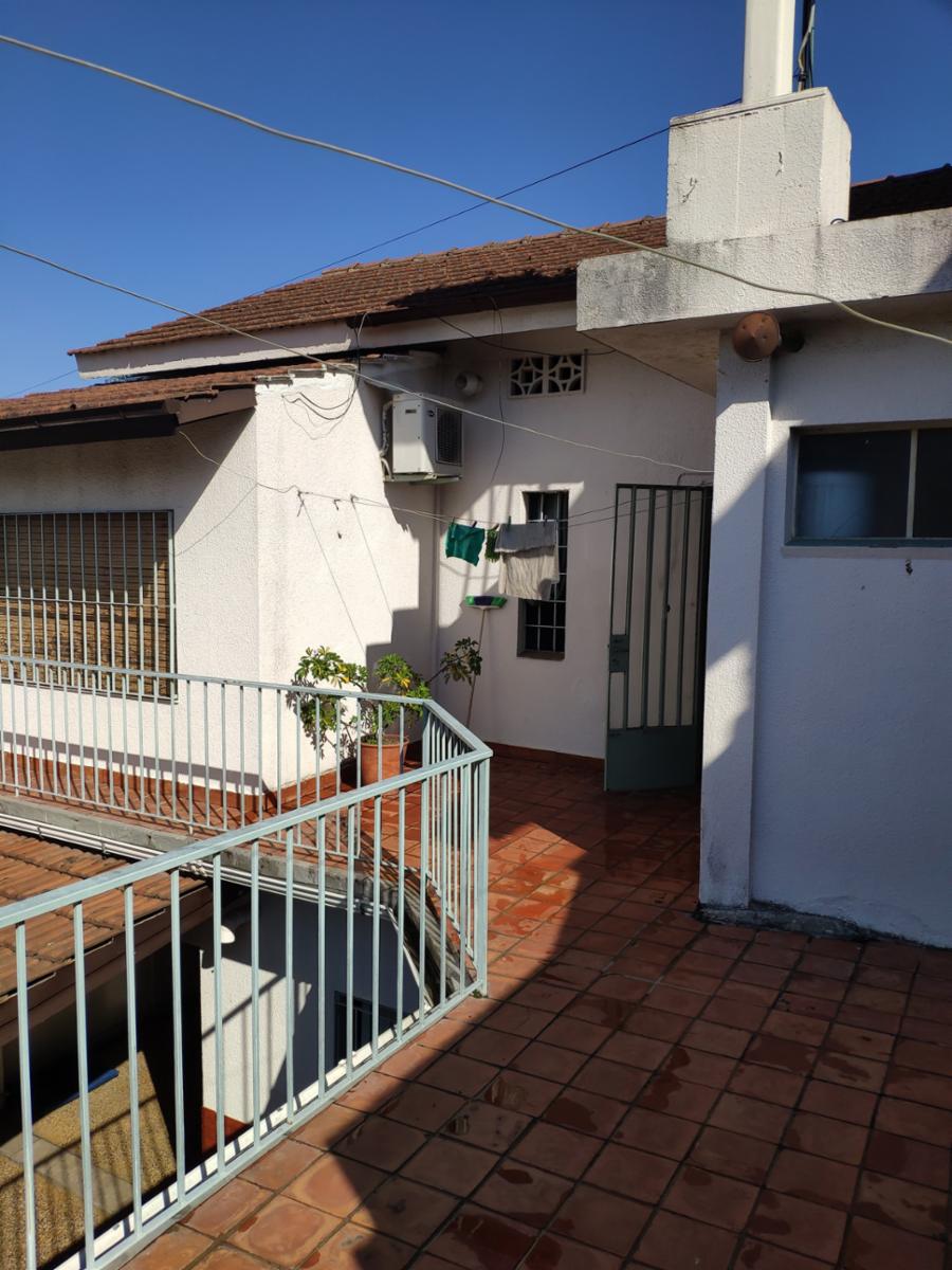 En Venta - Casa Gran Lote en Haedo: Defensa y Mr de Andrea. — foto 2