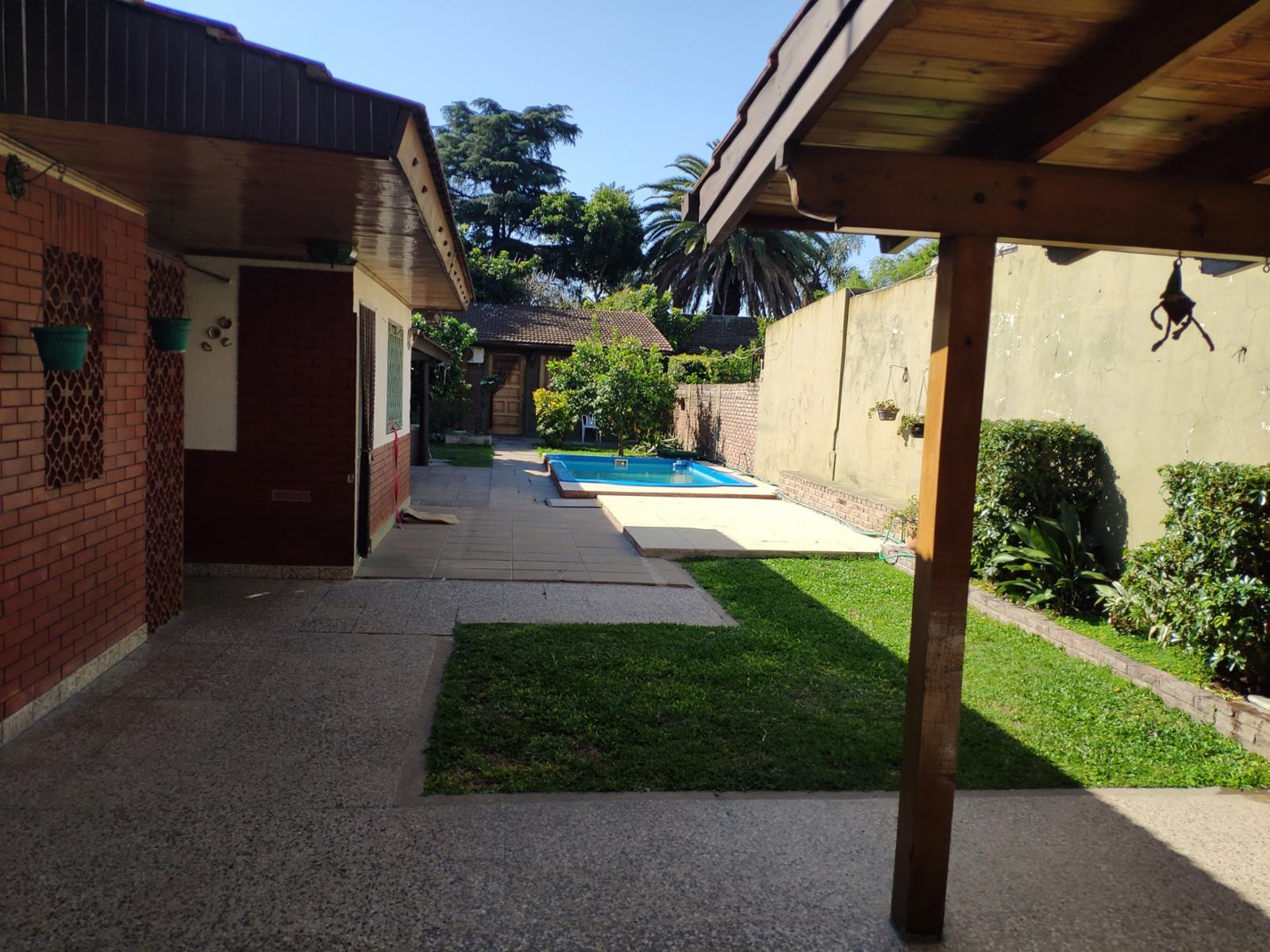 En Venta - Casa Gran Lote en Haedo: Defensa y Mr de Andrea. — foto 5
