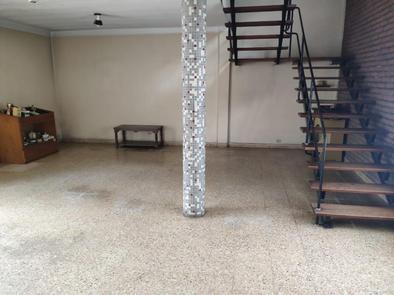 En Venta - Casa Americana en 2 Plantas - Ramos Mejía — foto 5