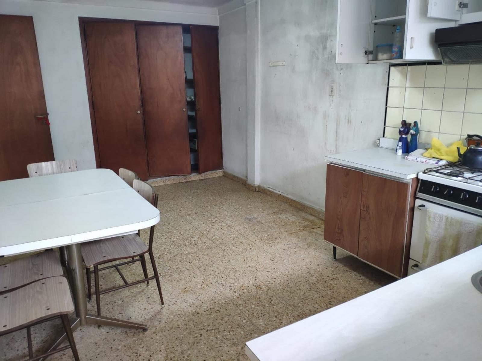 En Venta - Casa Americana en 2 Plantas - Ramos Mejía — foto 12