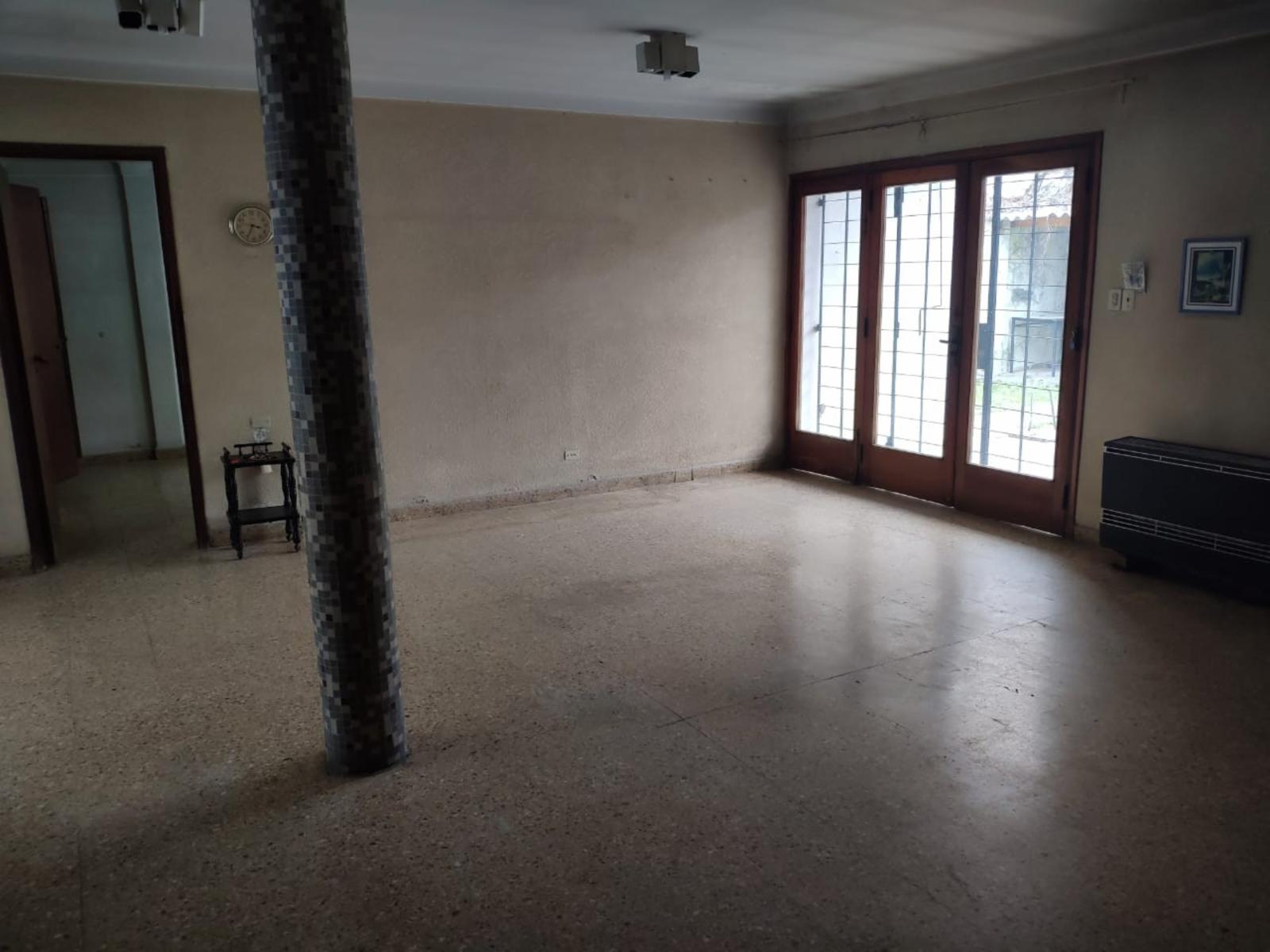 En Venta - Casa Americana en 2 Plantas - Ramos Mejía — foto 14