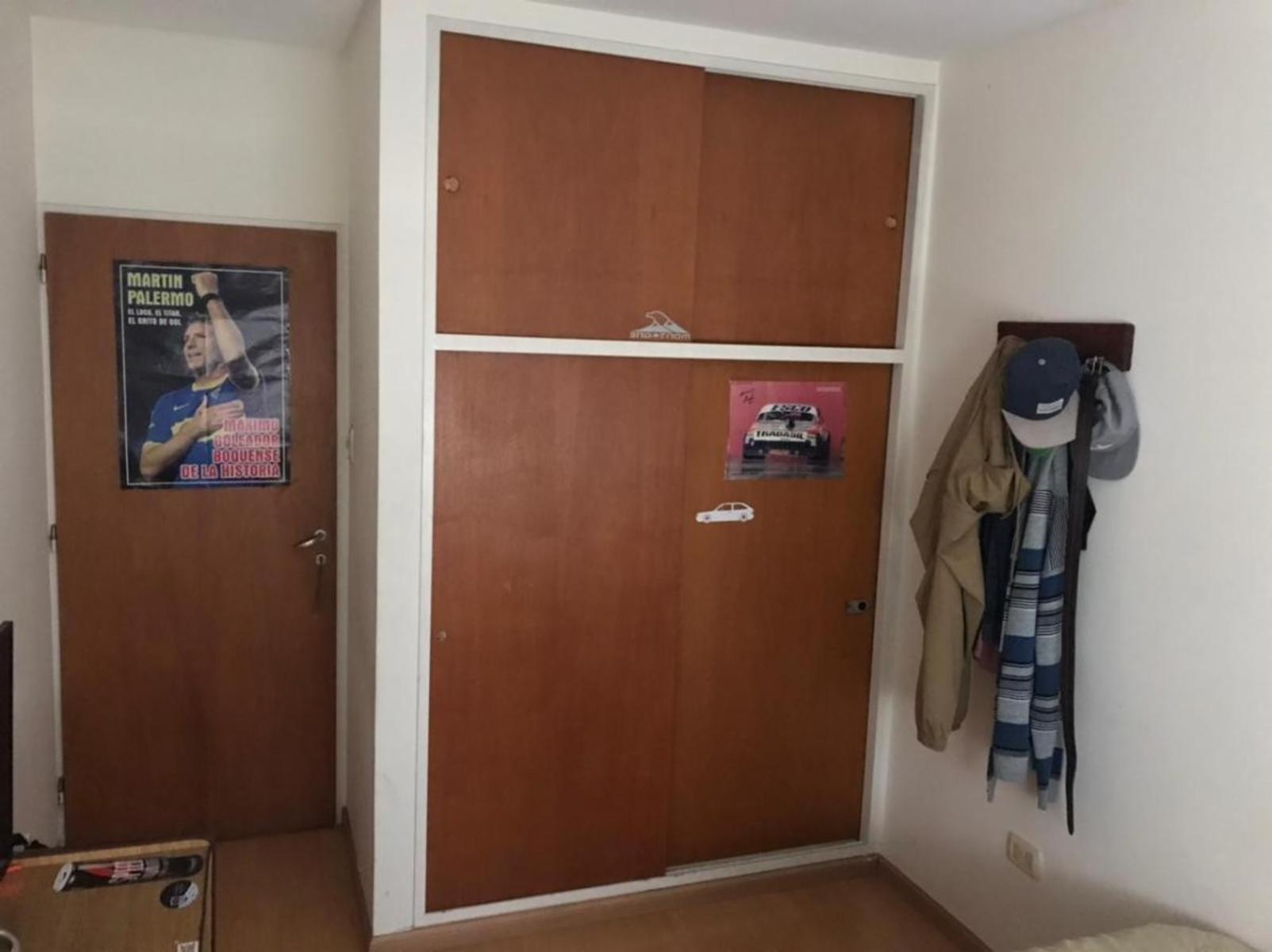 En Venta - Hermoso Chalet 6 Ambientes en Barrio Guemes — foto 2