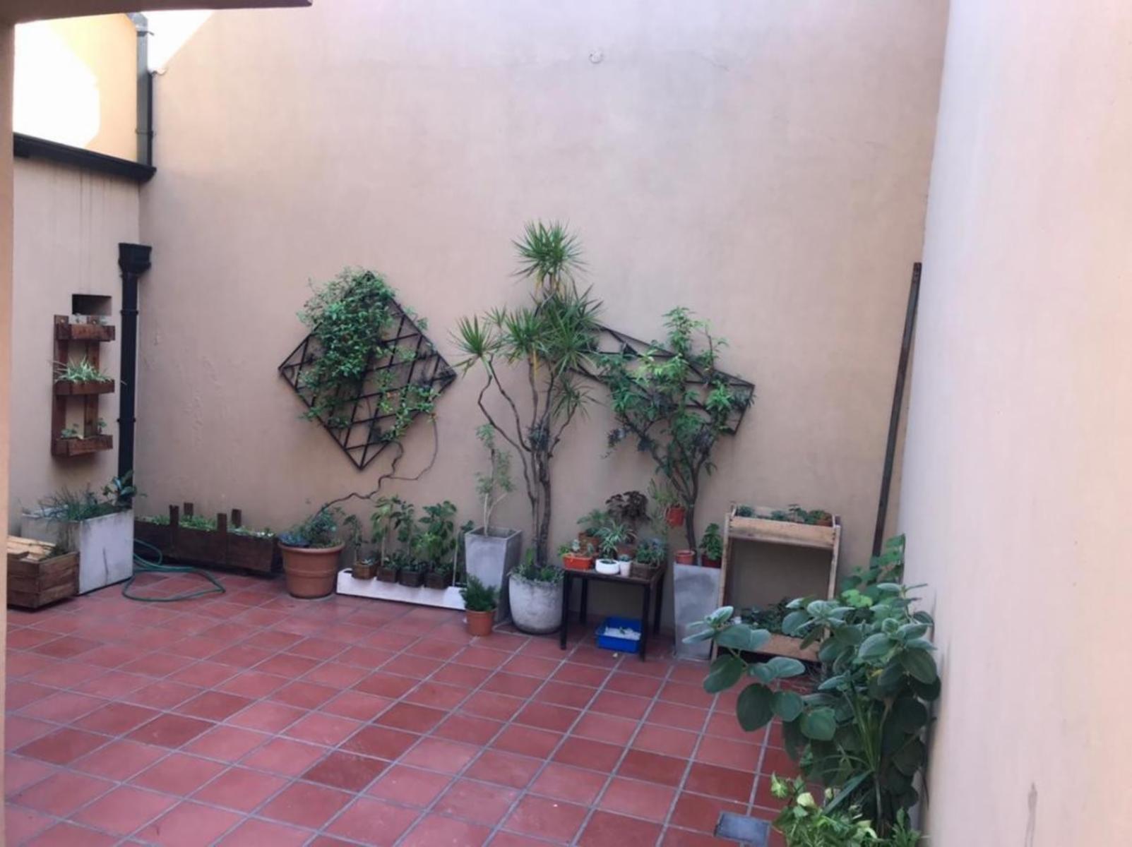 En Venta - Hermoso Chalet 6 Ambientes en Barrio Guemes — foto 6