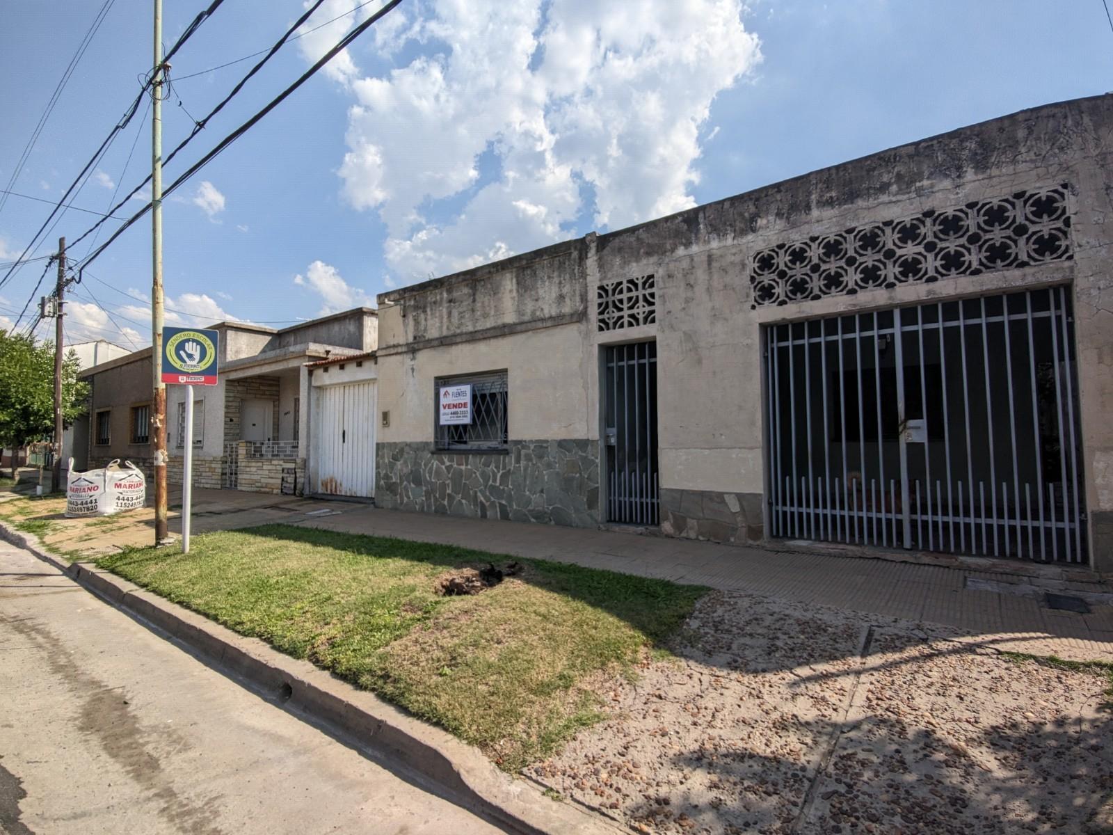 En Venta - Casa Americana S/ Lote 10x34 Para Refaccionar — foto 9